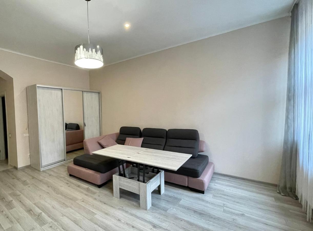 Apartments On Sholom Aleikhema Lviv Extérieur photo